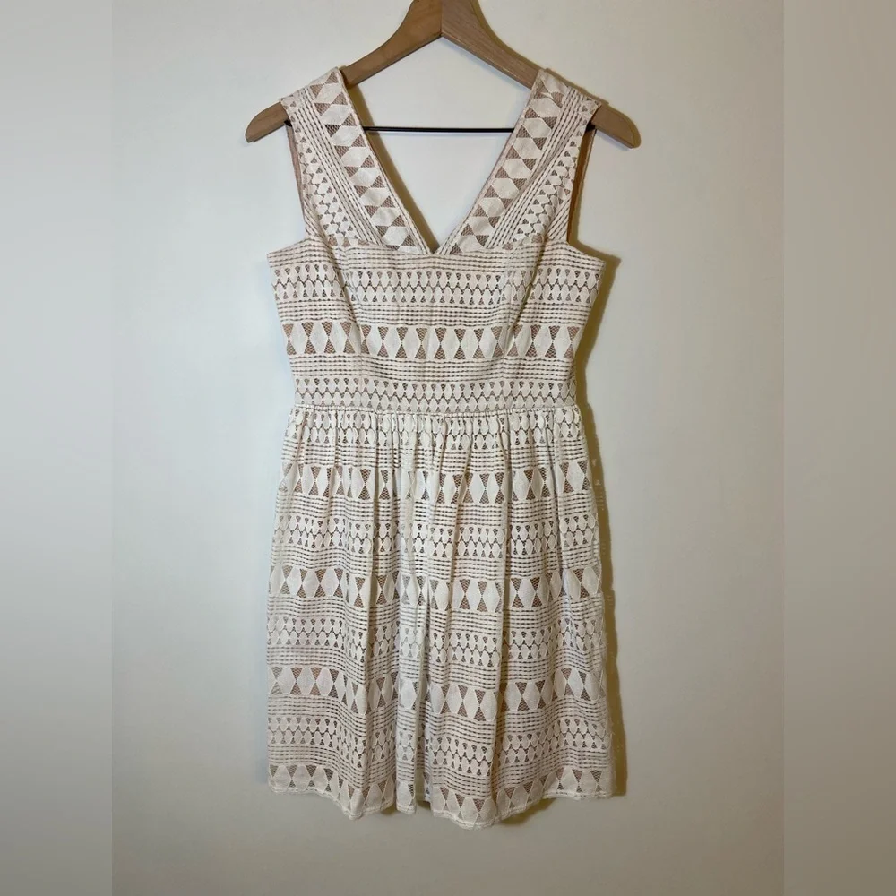 $268 New BCBGMaxazria Camielle Dress Mini Sleeveless Off White Sz 2 - Picture 3 of 7